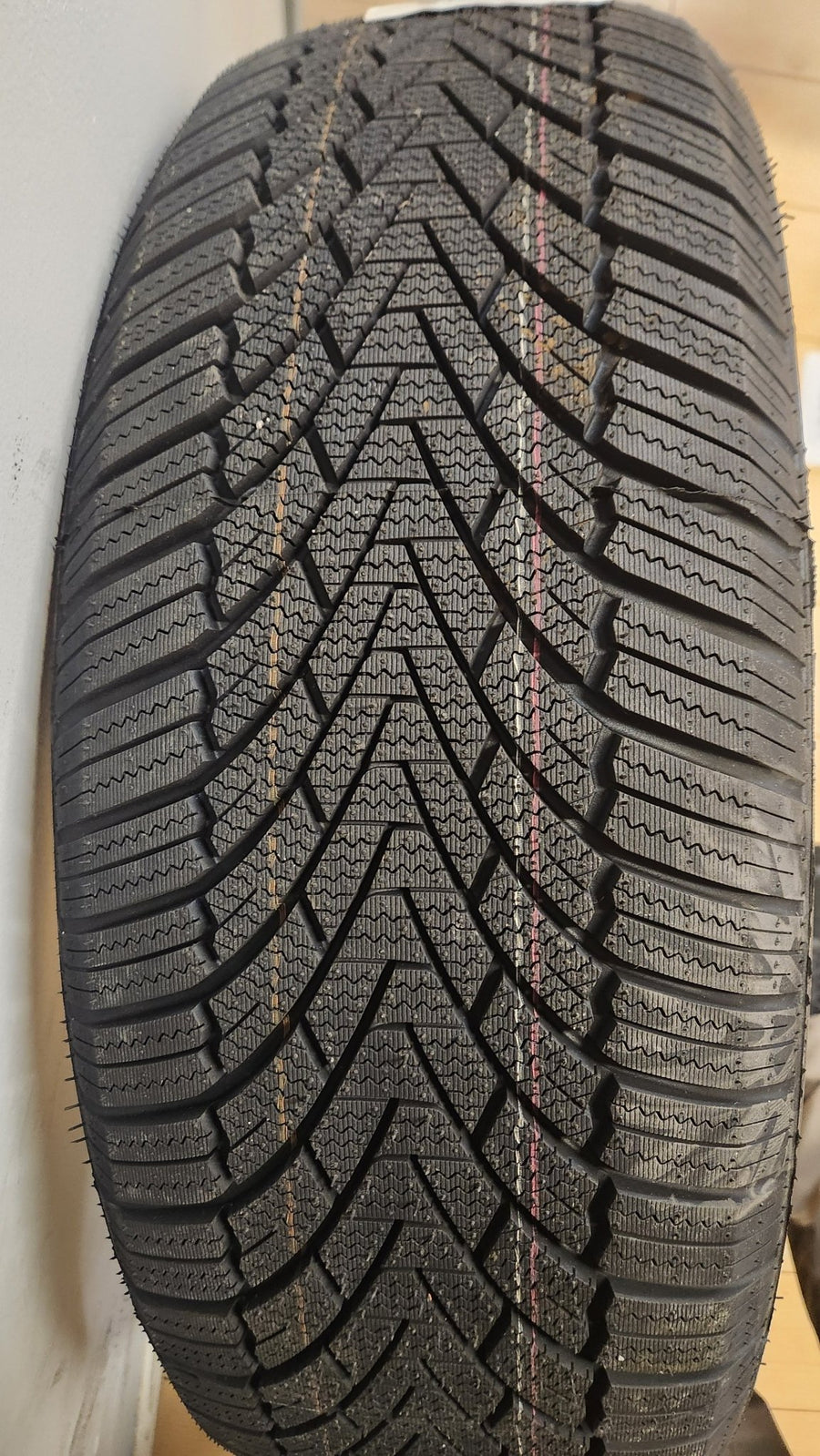 225/55R19 GRENLANDER ICEHAWKE I WINTER (Used) - Toee Tire