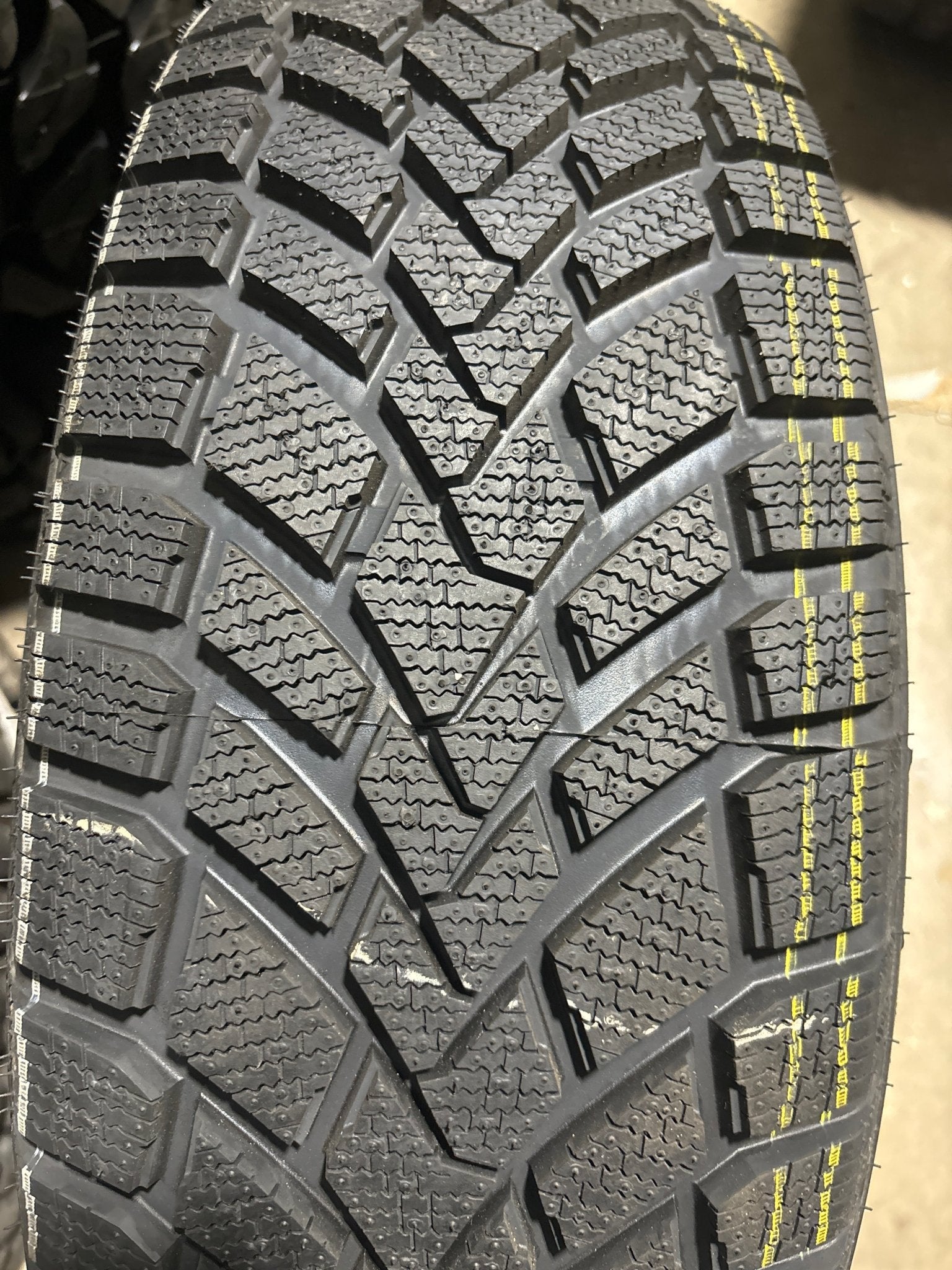225/60R16 HAIDA HD617 WINTER(YEAR: 2017)(CLEARANCE SALE) - Toee Tire