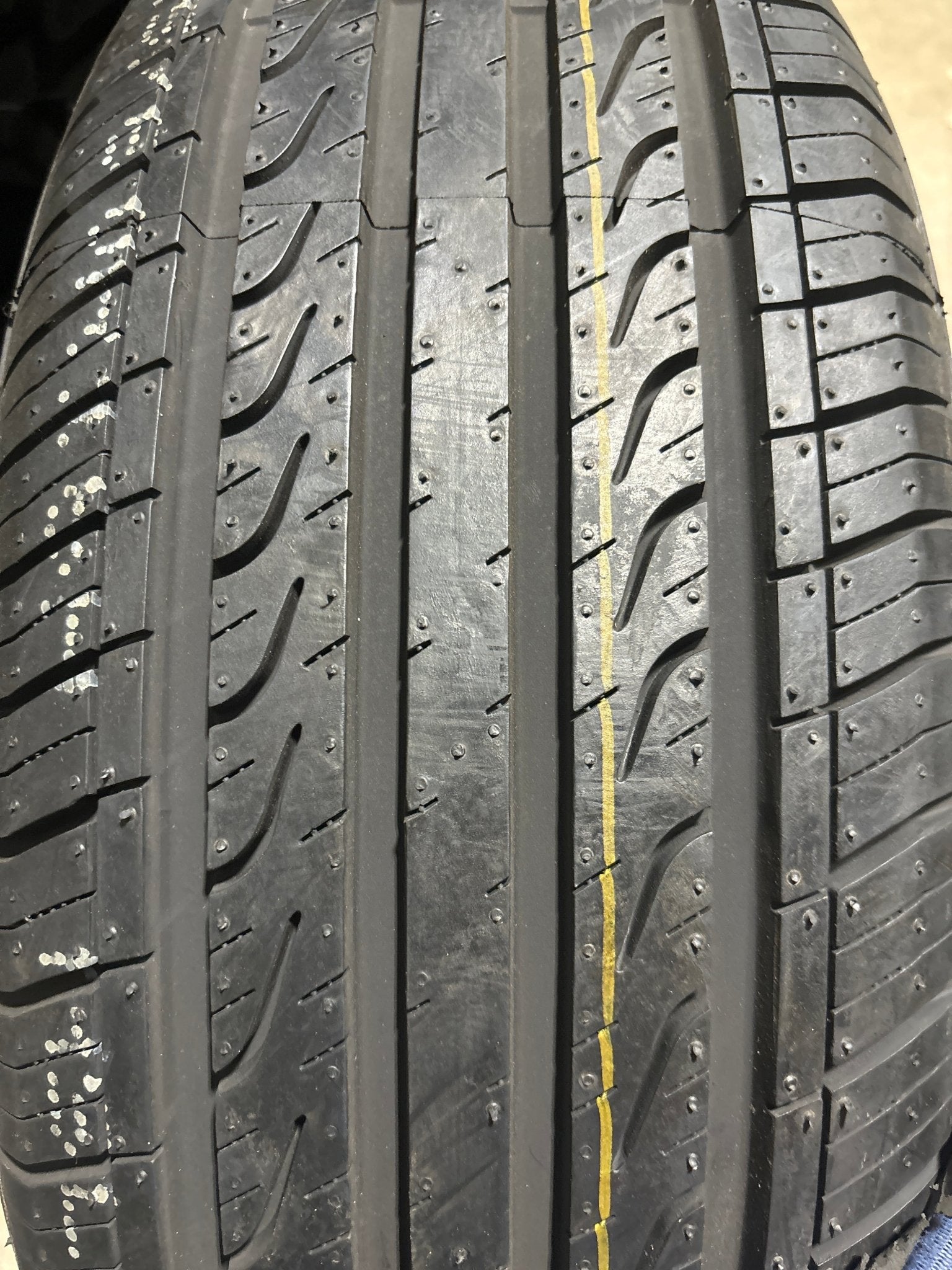 225/60R16 HEADWAY HH302 PASSENGER(Year: 2019)(Clearance Sale) - Toee Tire