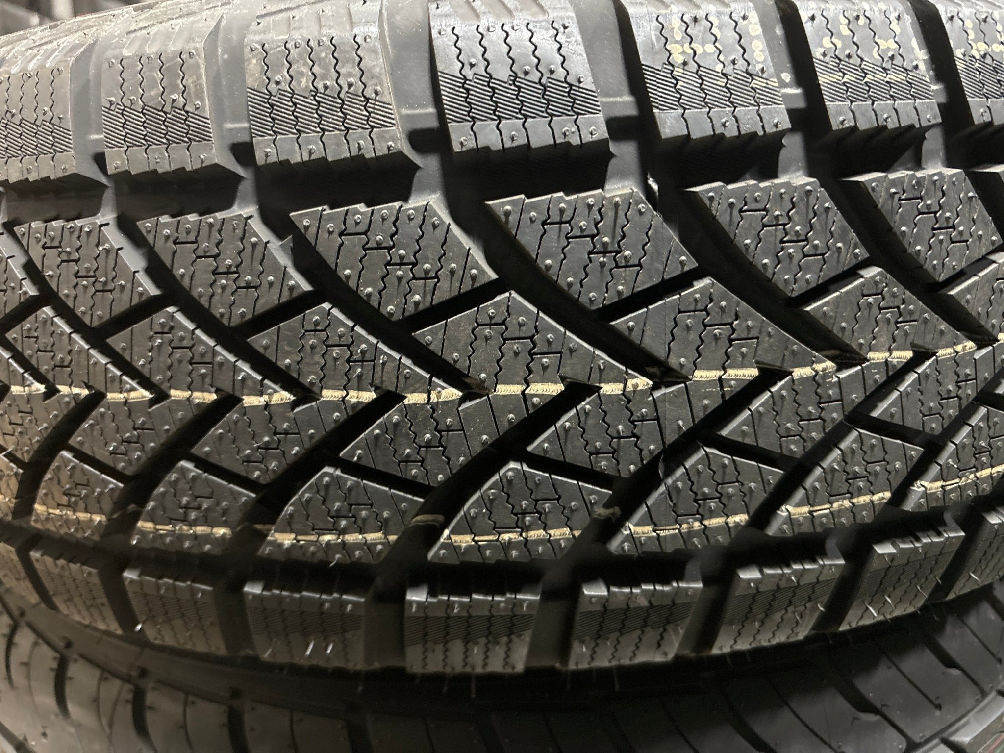 225/60R17 WINDFORCE SNOWBLAZER WINTER(YEAR: 2021)(CLEARANCE SALE) - Toee Tire