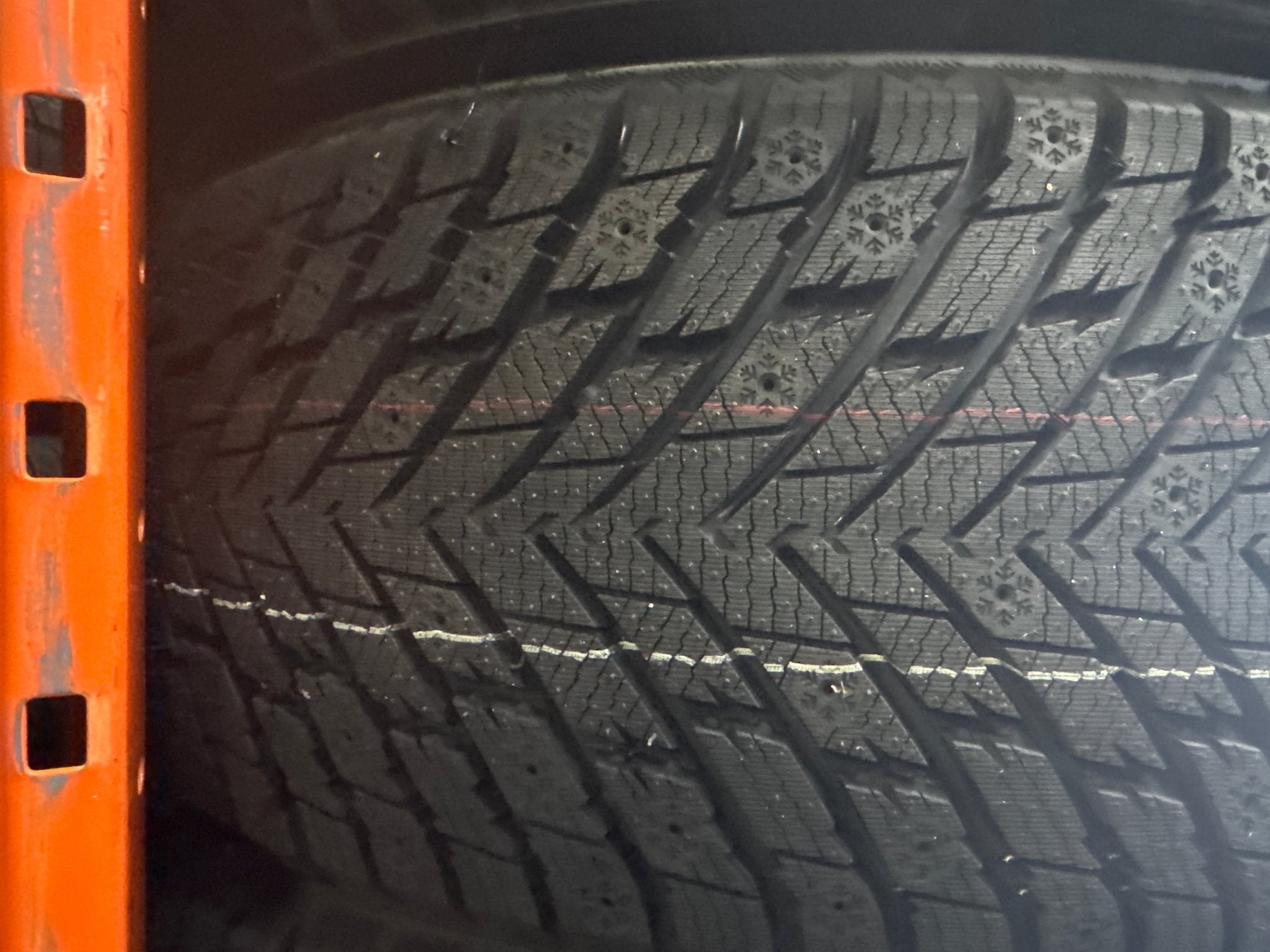 235/40R19 GRENLANDER ICEDEFENSOR STUD II WINTER - Toee Tire