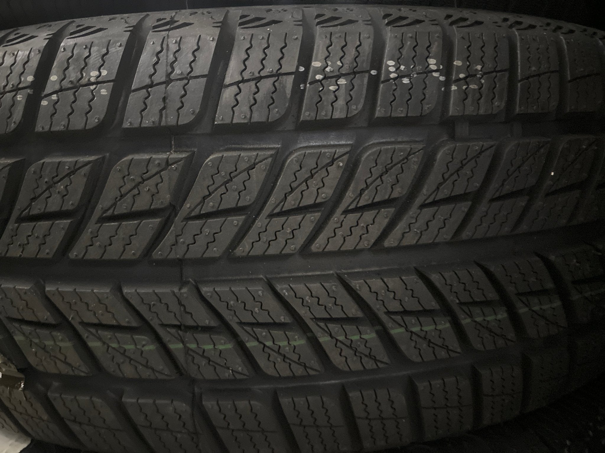 235/55R20 HEADWAY HW505 WINTER(Year: 2021)(Clearance Sale) - Toee Tire