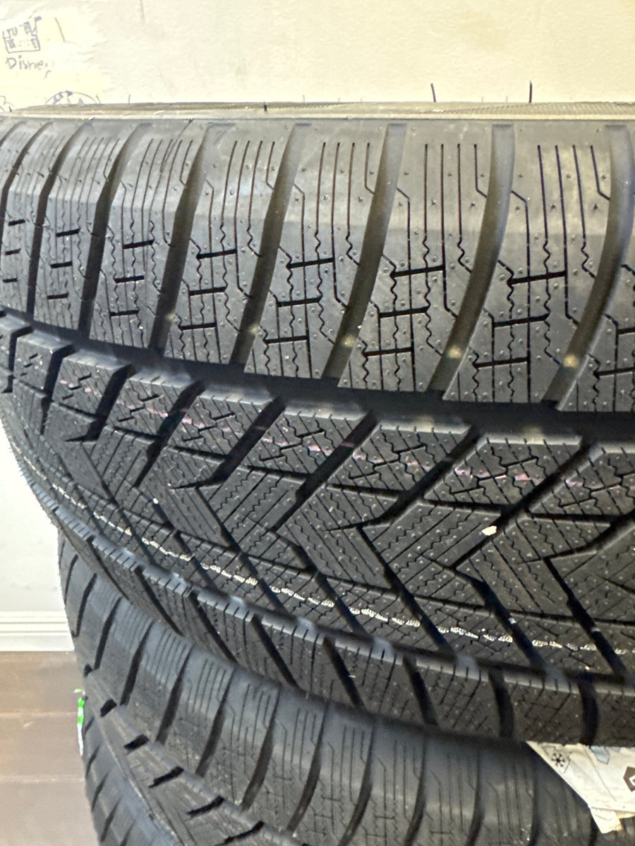 255/55R19 GRENLANDER ICEHAWKE II WINTER - Toee Tire
