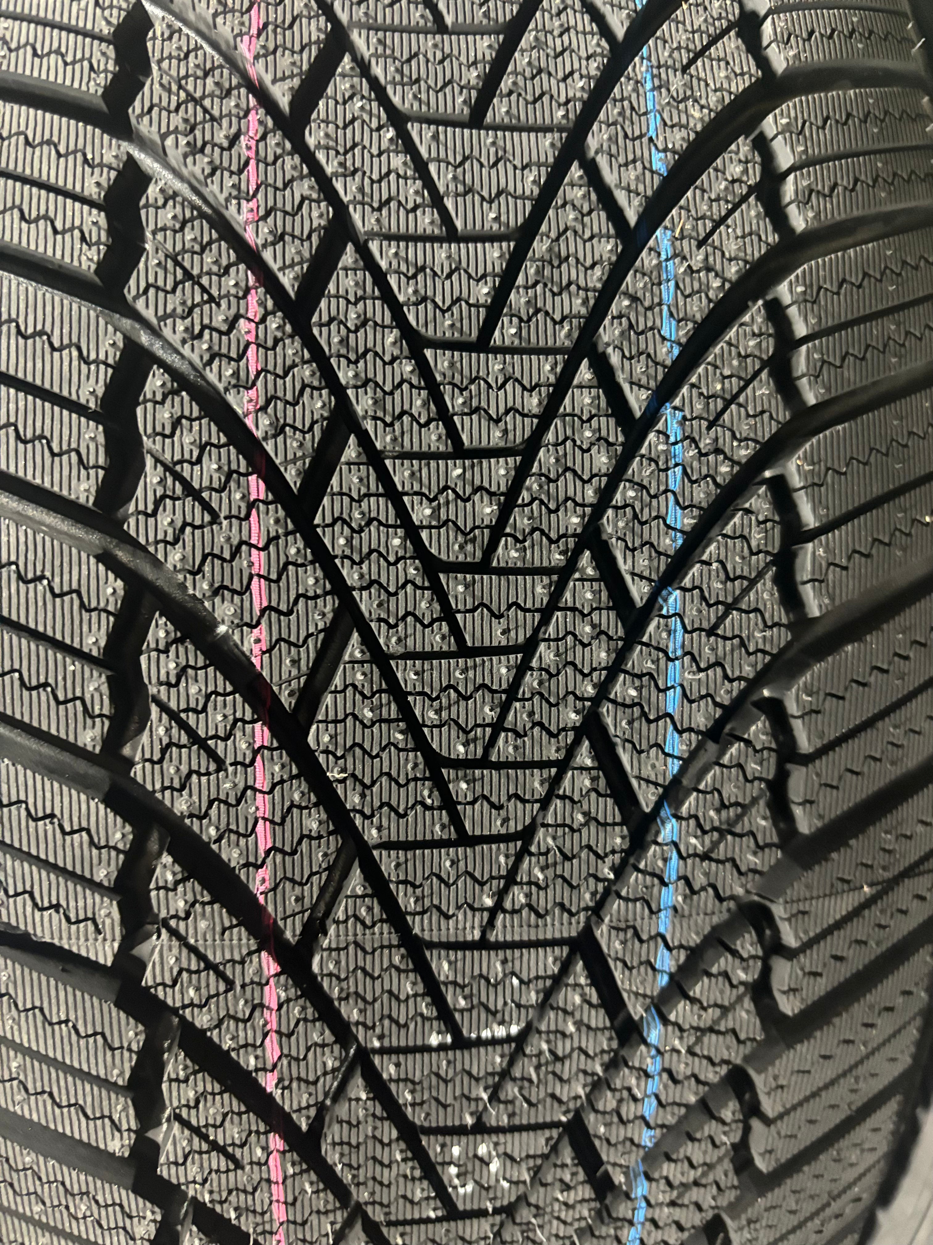 205/45R17 GRENLANDER ICEHAWKE I WINTER