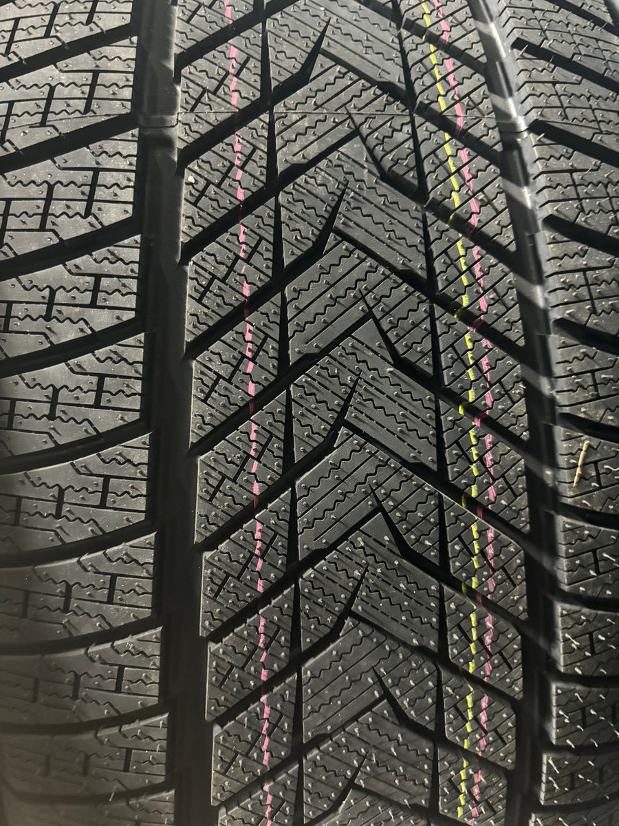275/45R21 GRENLANDER ICEHAWKE II WINTER