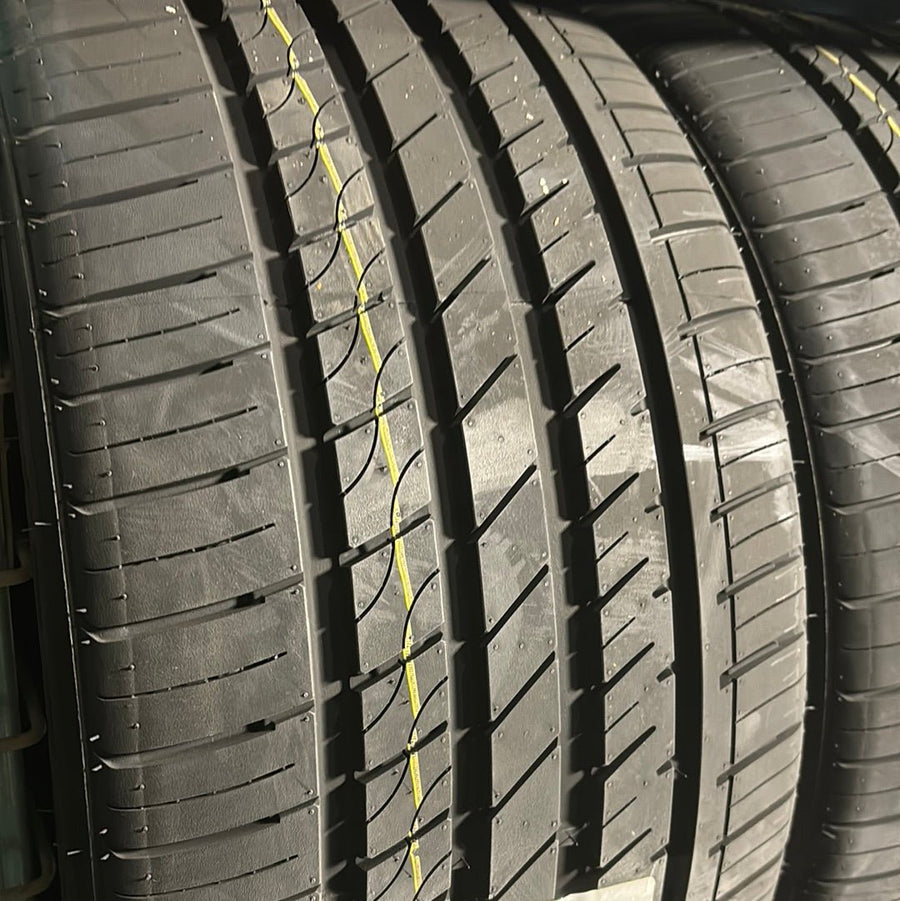 265/30R19 GRENLANDER L-ZEAL56 UHP PASSENGER - Toee Tire