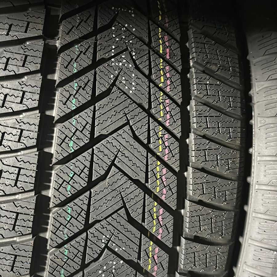 265/45R20 GRENLANDER ICEHAWKE II WINTER - Toee Tire