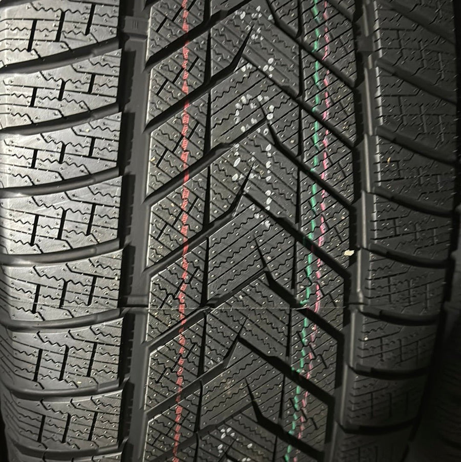 275/50R20 GRENLANDER ICEHAWKE II WINTER - Toee Tire