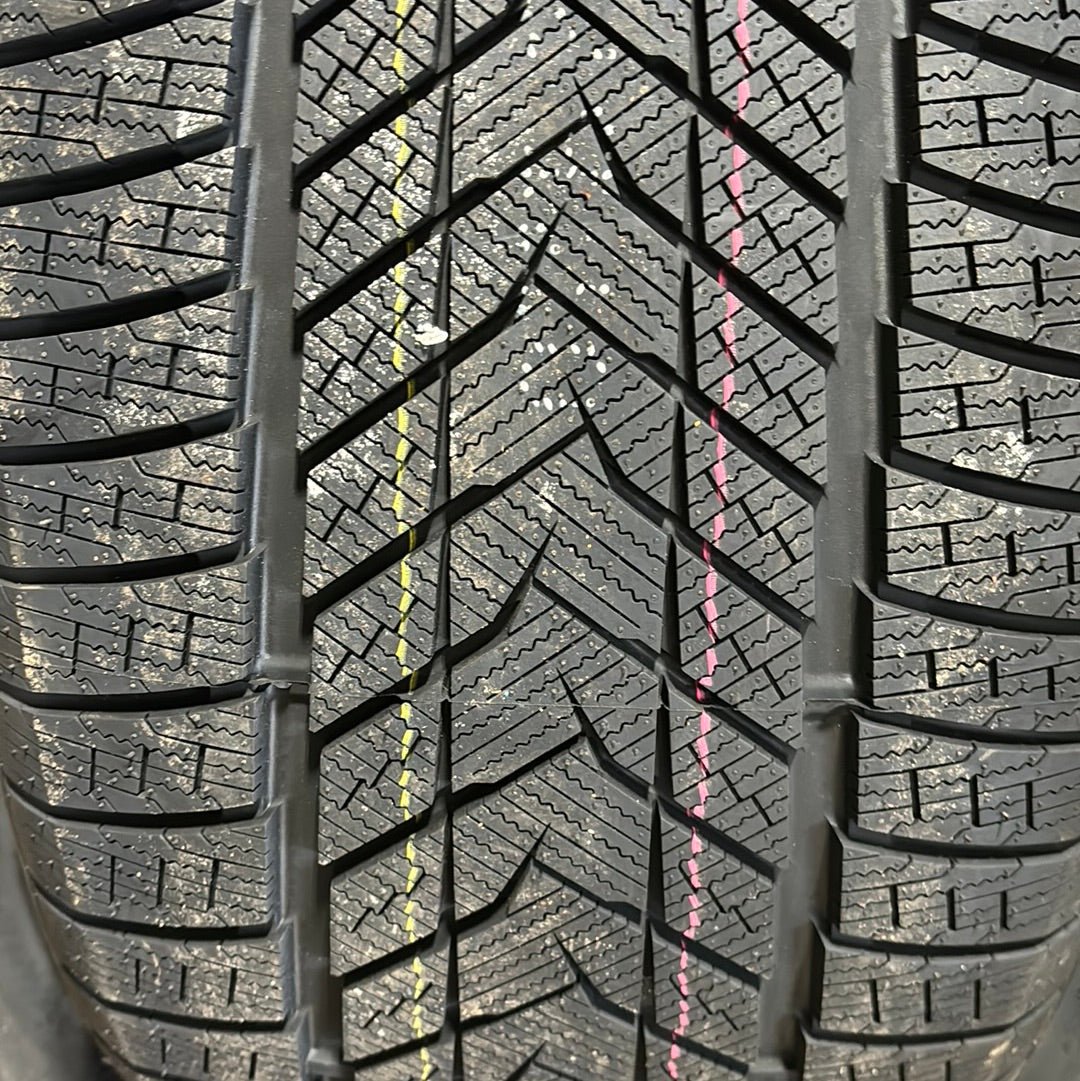 295/40R21 GRENLANDER ICEHAWKE II WINTER - Toee Tire