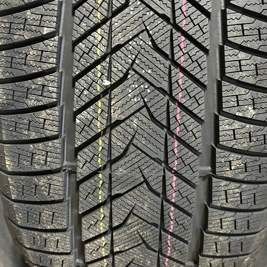 295/40R21 GRENLANDER ICEHAWKE II WINTER - Toee Tire